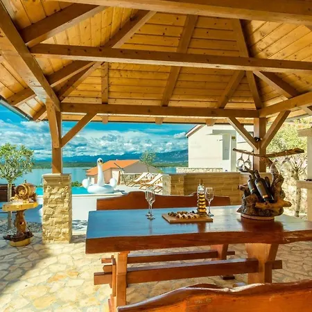 Luxury With Pool Klimno