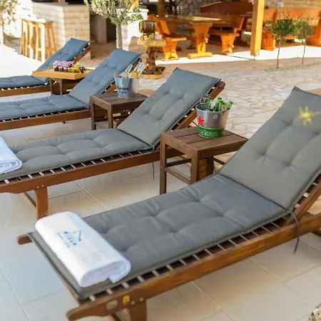 Daire Luxury With Pool Klimno